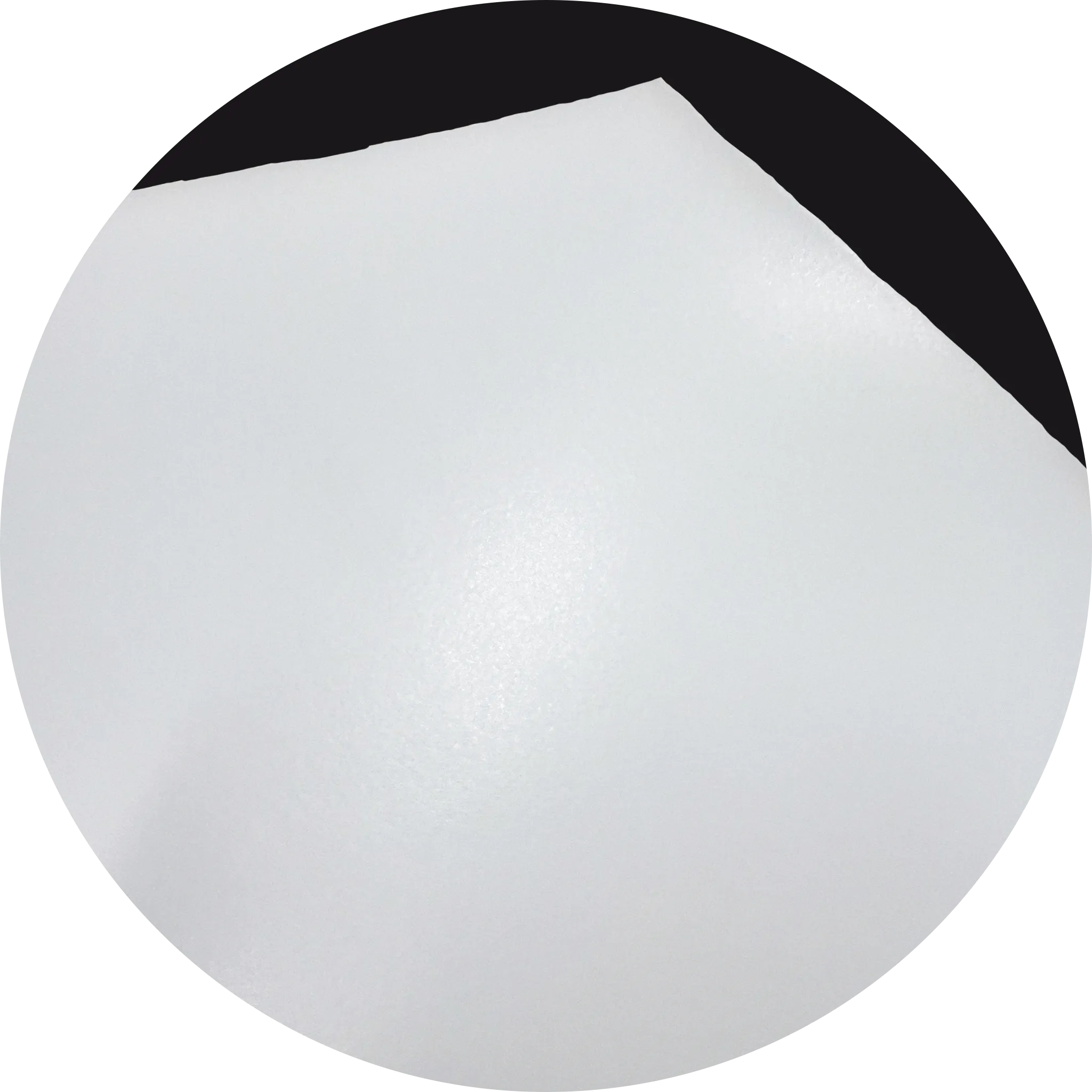 名札の文字部分に使用されているクラリーノという人工皮革